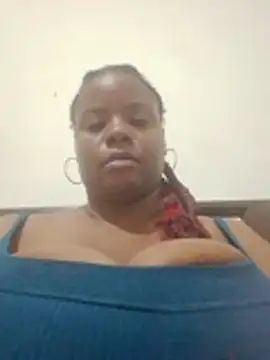 bigtitssxx live cam on StripChat