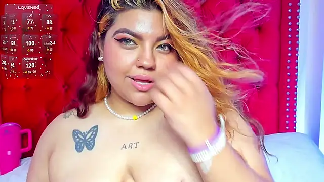 SunnyHoney_ live cam on StripChat