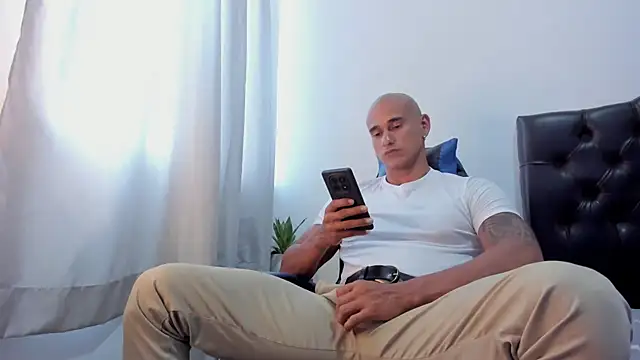 doublefun24 live cam on StripChat