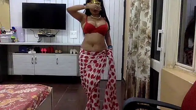 yourradhika live cam on StripChat