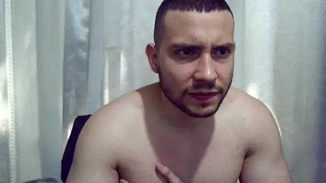 Armando_2002 live cam on StripChat