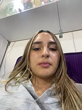 _luisaa_sweet live cam on StripChat