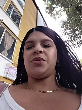 Layla-daring live cam on StripChat