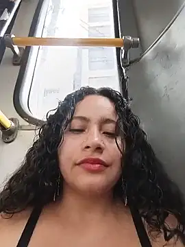 Yaya_paid live cam on StripChat