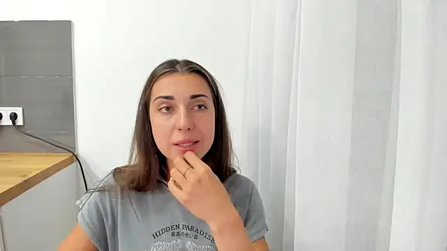 summmmersky1 live cam on StripChat