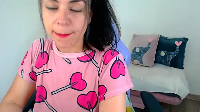 LATINGODDESS_X live cam on StripChat