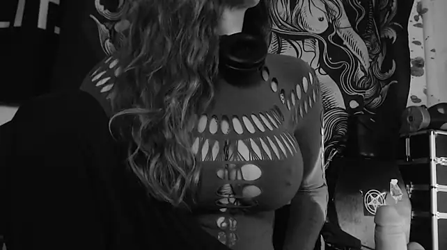 Silentmary live cam on StripChat