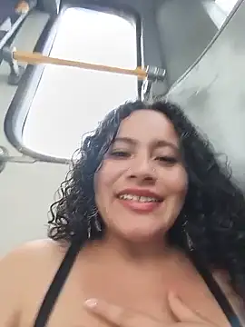 Yaya_paid live cam on StripChat
