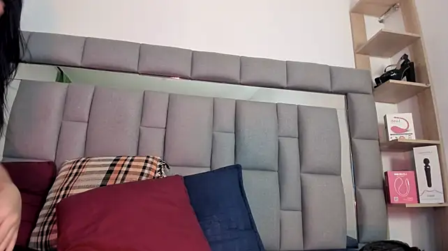 amaia_santini live cam on StripChat