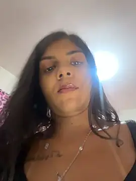 Indiazinhax live sex cam