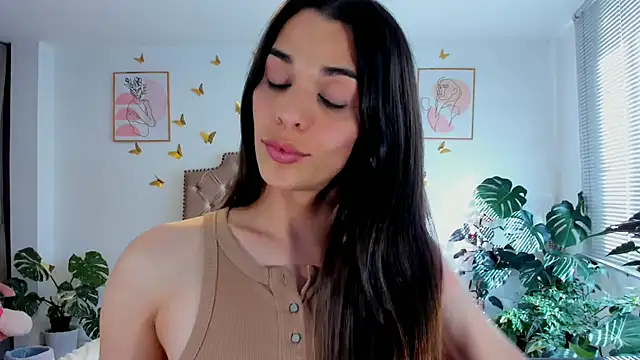 bella_grego live cam on StripChat