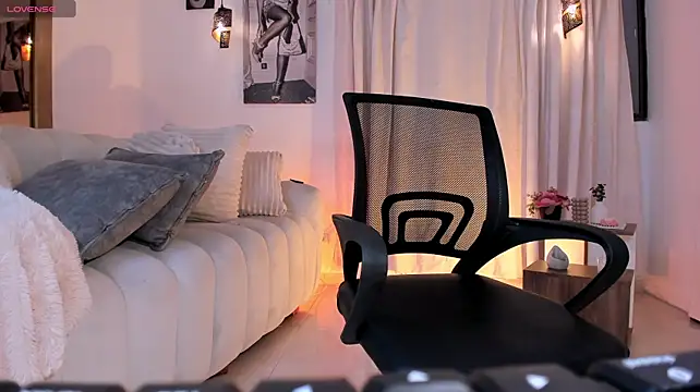 Mia-Carter1 live cam on StripChat