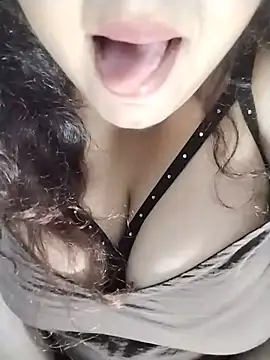 YoursNona live cam on StripChat
