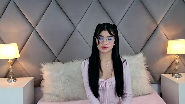 OliviaDiaz live cam on StripChat