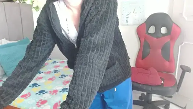 Maximesex live cam on StripChat