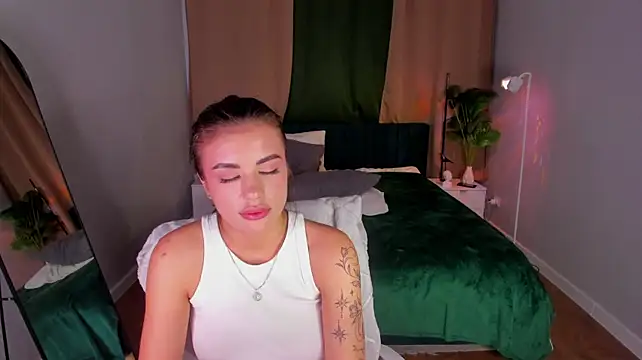 Alisha_Blakee live cam on StripChat