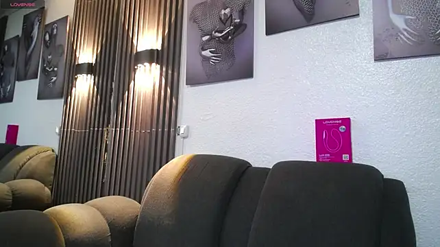 Mia_garcia28 live cam on StripChat