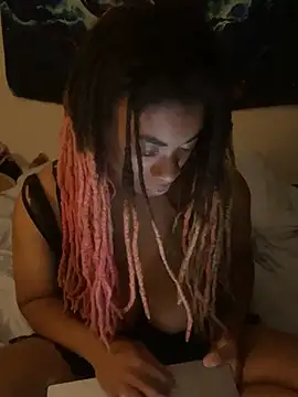 BustyyTT live cam on StripChat