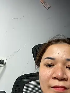 Miu_bong live cam on StripChat