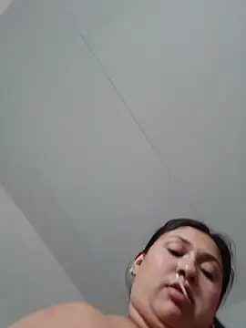 Hot_bella12 live cam on StripChat