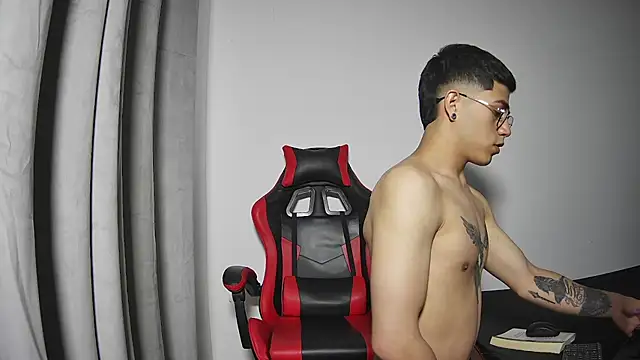 Nickiki-666 live sex cam