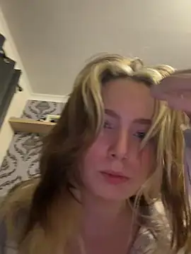 Serena_t live cam on StripChat