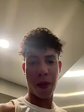 yoursexyjose live sex cam