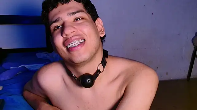 Santiago_Foxx live cam on StripChat
