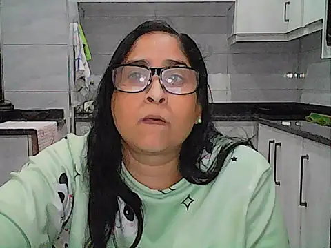 Indiankushy live cam on StripChat