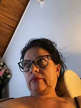 Sharongirl07 live cam on StripChat