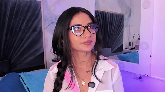 NathCinema live cam on StripChat