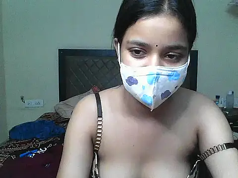 luvshanaya live cam on StripChat