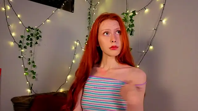 FruttiTatti live cam on StripChat