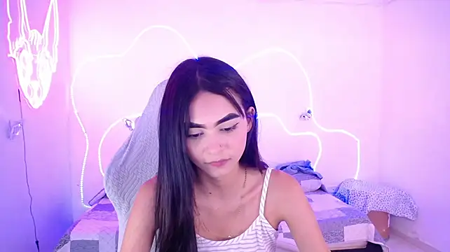 Valery_tiny live cam on StripChat