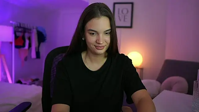 MooningKatee live cam on StripChat