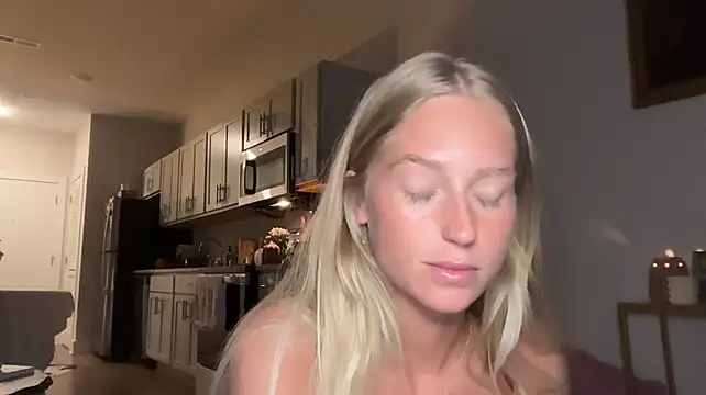 caseyyyhere live sex cam