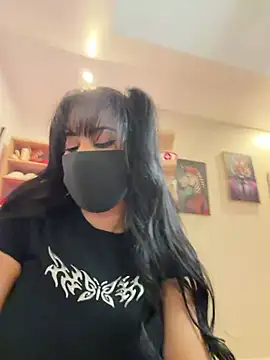 queen-chamss live cam on StripChat
