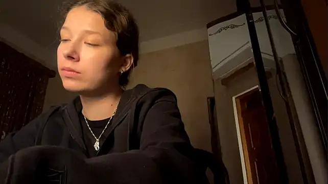 TarenOgilvie live cam on StripChat