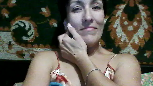 SunnyAmorre live cam on StripChat