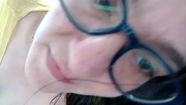 Sonyasays live cam on StripChat