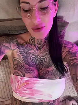 MeganWitch live sex cam