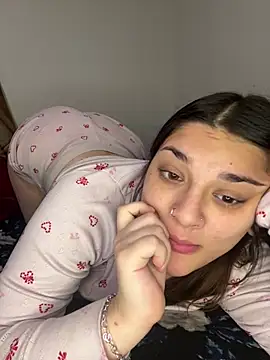 treasurebabii live cam on StripChat