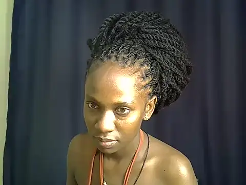 Pearl_petite live cam on StripChat