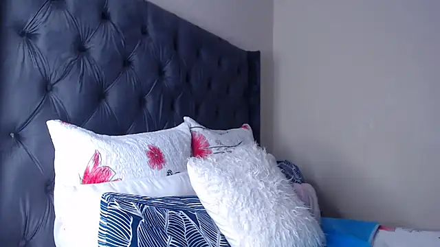 Sexynaughty_Girl live cam on StripChat