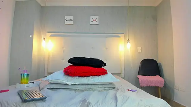 Suxan_fox live cam on StripChat