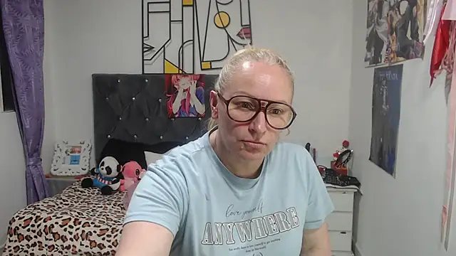 emperabigbootybigass live cam on StripChat