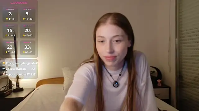 LiliVenom live cam on StripChat