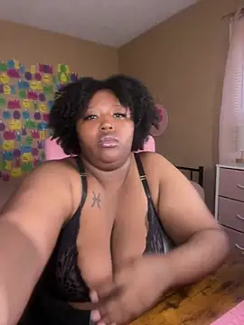 Chocolatebunnyxx96 live cam on StripChat