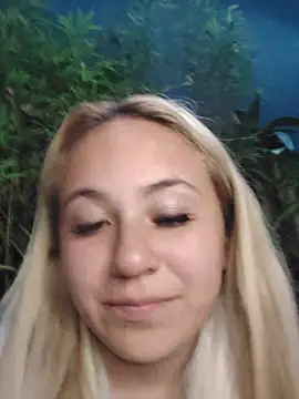 Angelwhite_25 live cam on StripChat