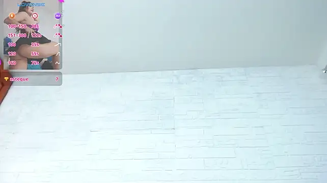 gisellsaenz live cam on StripChat